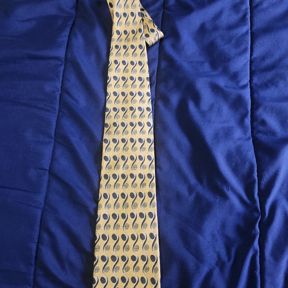 Kenneth Cole Yellow and Blue Patterned Tie